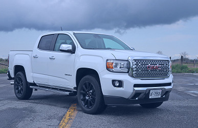 Pickup Review: 2018 GMC Canyon Diesel | Driving